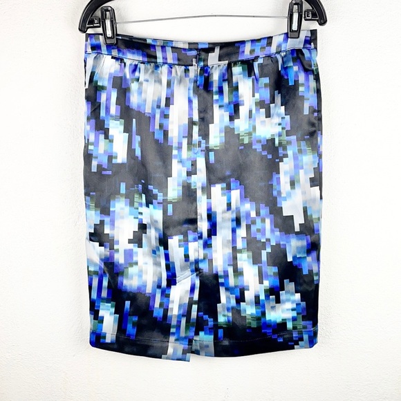 DALIA COLLECTION | 👾 Satin Pixelated Pixels Print Pencil Skirt - Picture 7 of 13